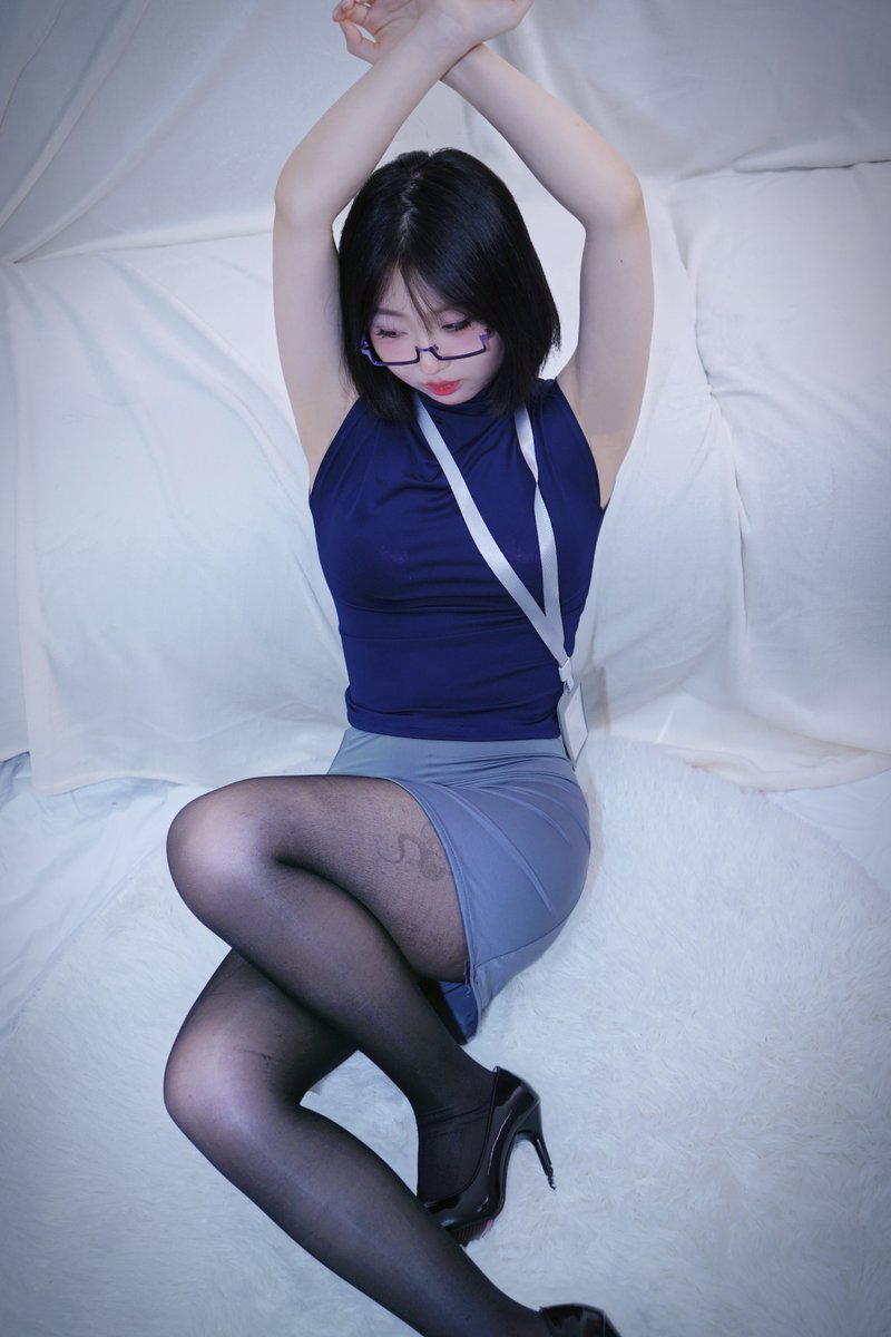 今天穿这身

<a href="/007share/">007𝕏🟡（转推版）</a>
<a href="/tbzt2024/">推波助臀（接投稿）</a>
#小狗日记 #绫LingTouch #写真集 #私房 #御姐风