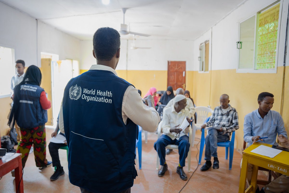 WHOSom's tweet photo. 32 trauma kits were pre-positioned across Somalia, and mental health support for first responders was prioritized—building stronger, safer, and more resilient teams. #TogetherWeMade2025Healthier #EmergencyPreparedness #HealthInSomalia https://t.co/aNlyVlFPzy