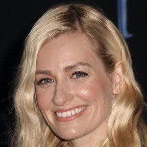 JayBobbin1's tweet photo. Always a complete delight to speak with: Great birthday wishes today to #BethBehrs, now in her final season of a long run on the CBS and Paramount+ sitcom "The Neighborhood." https://t.co/pUgIpjcWkK