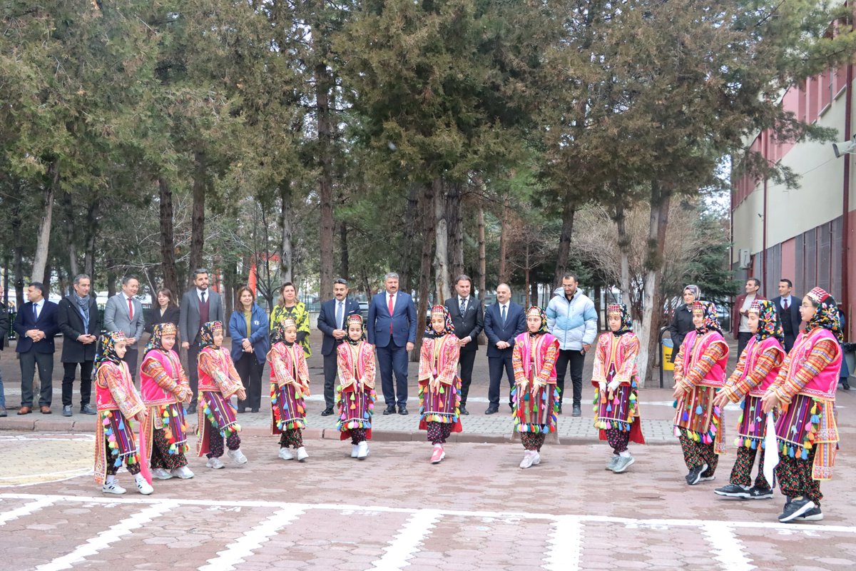 sivasmem's tweet photo. Millî Eğitim Müdürümüz Fatih Erdoğan, 2025 Yılı eTwinning Okulu unvanını alan Fevzi Paşa İlkokulunu ziyaret etti.

@tcmeb 
@Yusuf__Tekin 
@valisimsek 
@erdogan_fatih66 https://t.co/3LCdda69mN