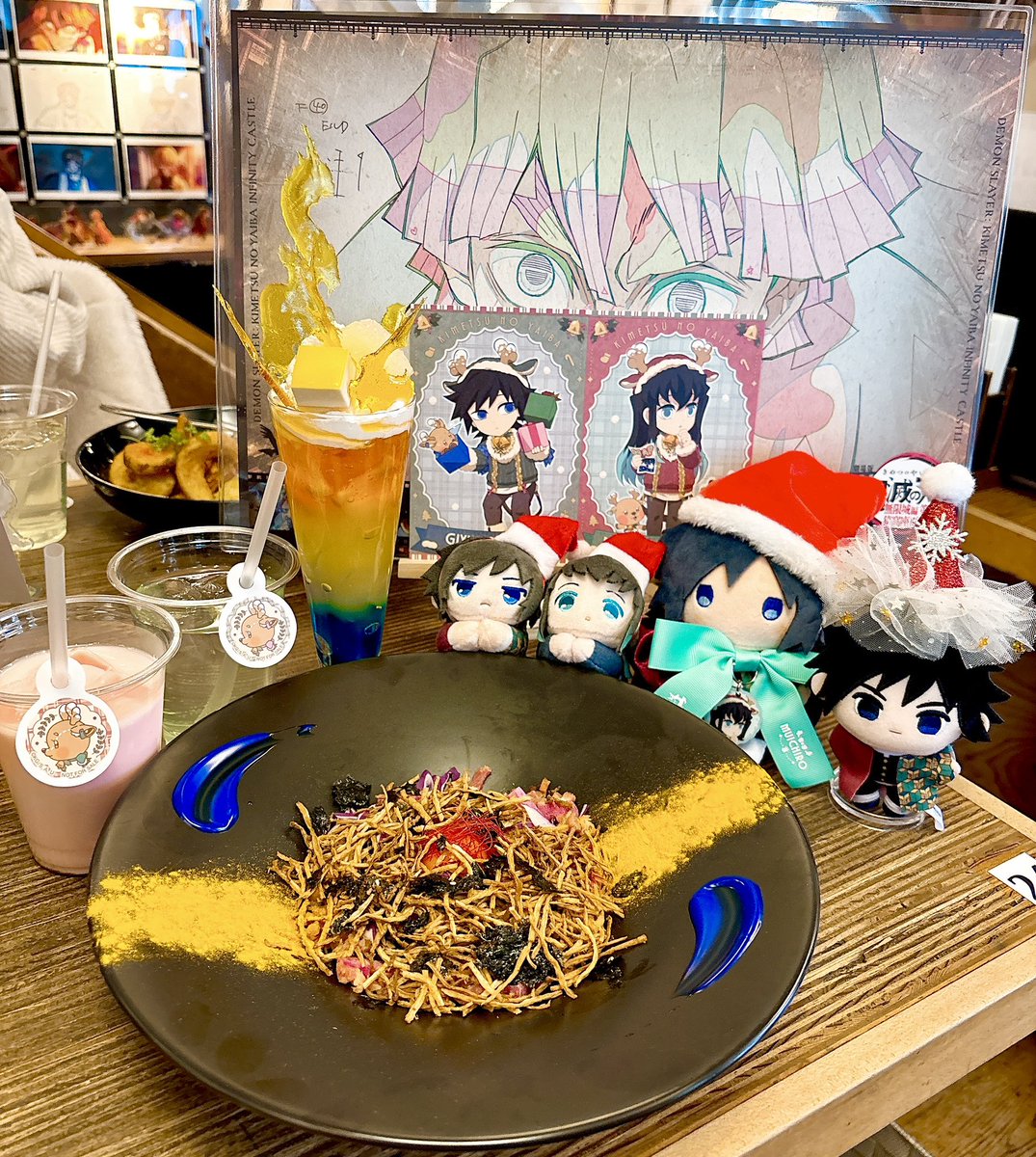 今日はおまめちゃん(@omame_T_K )と🛸カフェ☕️ パフェの飴細工の迫力