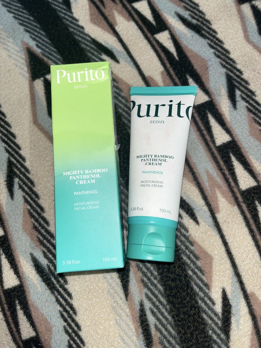 Wts purito moisturizer bamboo panthenol
tidak di cocok di aku kulit oily, huhu ayo di beli biar aku bisa beli moist baru :)

💰 145.000

bisa shopee, jnt, jne dsb

#wts #purito #moisturizer #zonauang