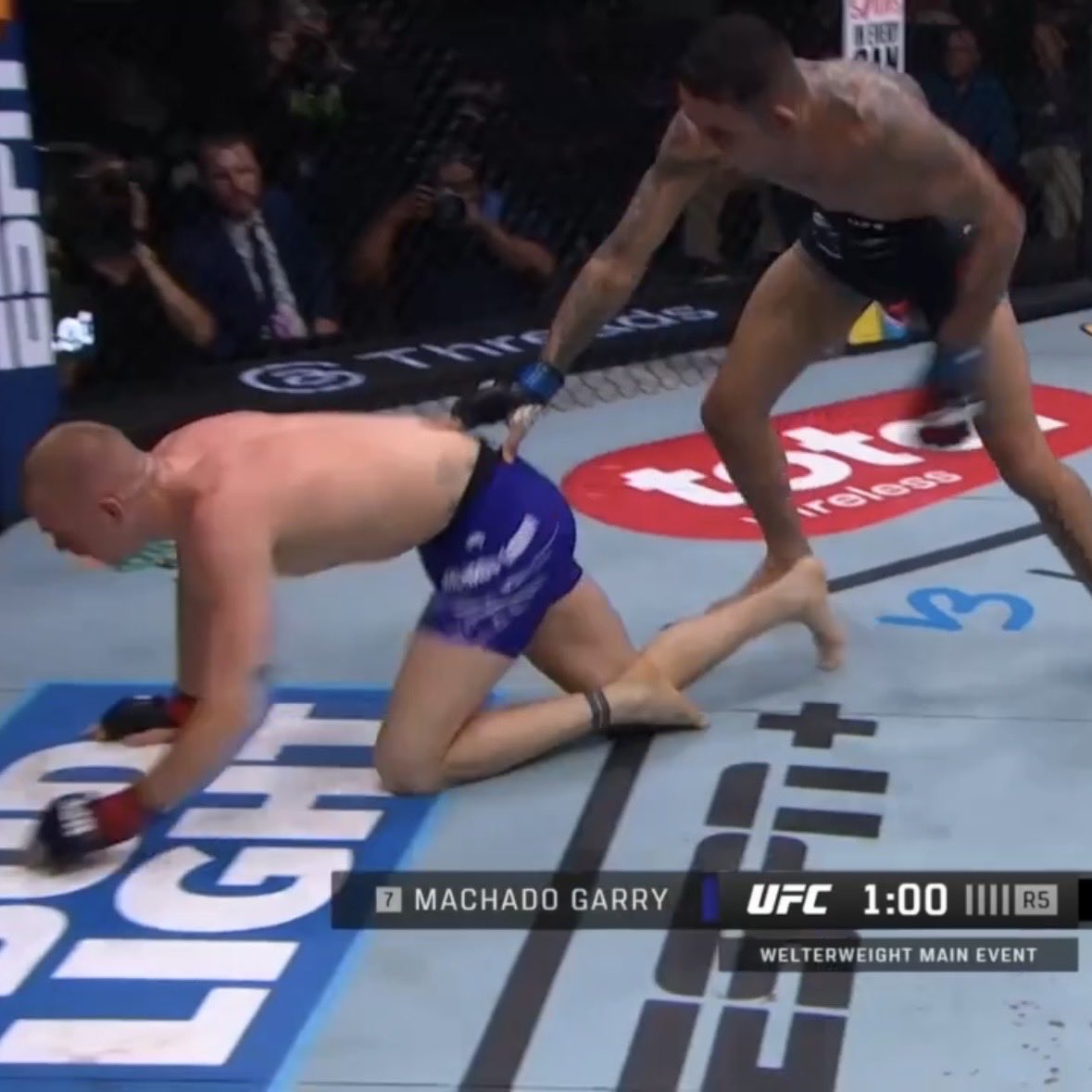 FightVaults's tweet image. Ian Garry fighting for his life 😅