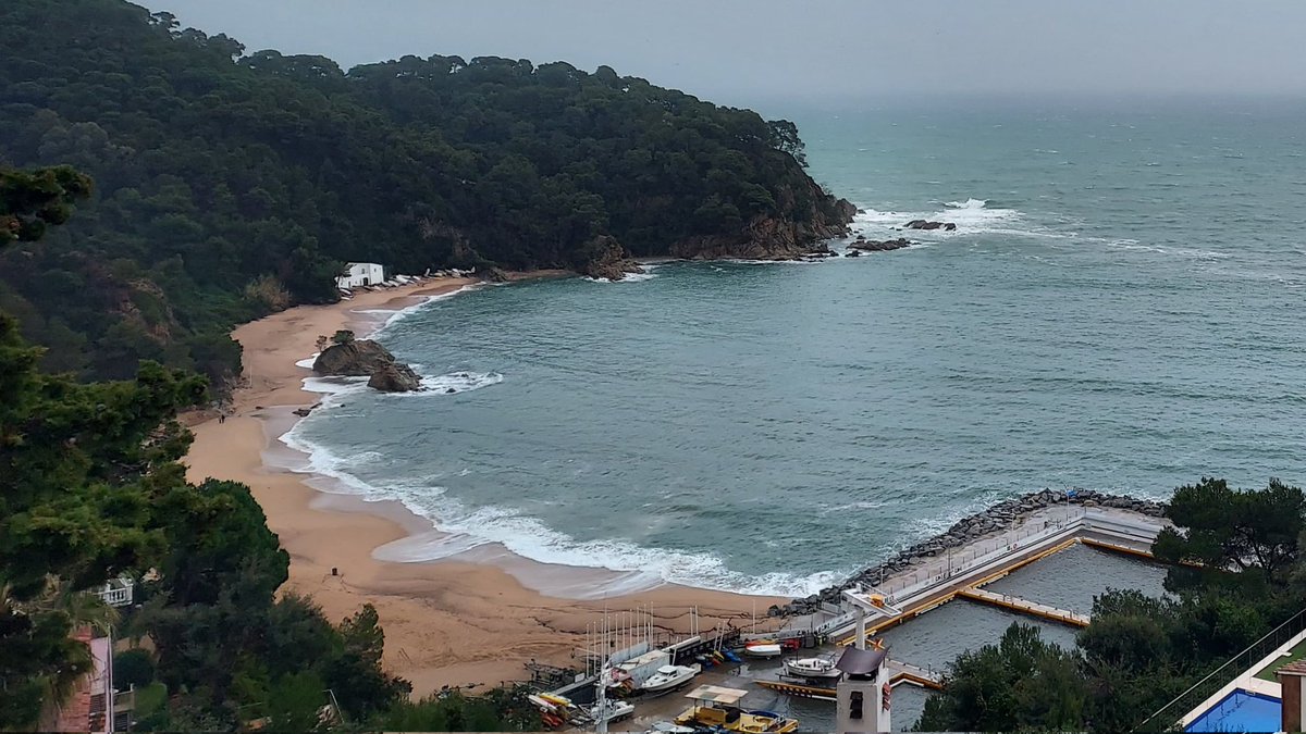 annaaulet's tweet photo. #Llevantada Sant Esteve a #mylloret
#platjaLloret #platjaCanyelles https://t.co/O9kLmvF02U