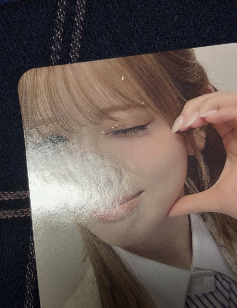 FC継続特典届いたけど、トレカの状態が良くないよ😱 写真みたいに気泡