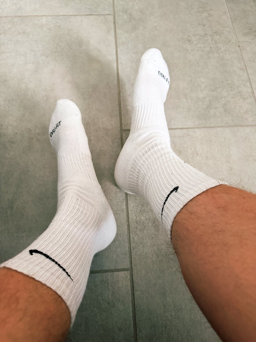MasterBoyCH's tweet image. Do you like white socks?

#cashmaster #boyfeet #feetworshi̇p #footfetısh #findom #master #slave #money #socks 

@CascioMaster @master_italiani @rt_feet @rt4malefeet @HouseofMo_world @promocion_pies @CashMasterRTs @fagslave18 @RT_MASTERS_FR