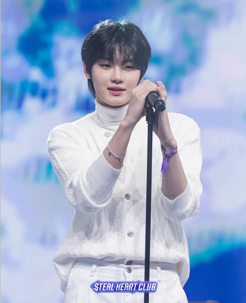eve_chanii's tweet photo. #이윤찬솔로데뷔해 #일단데뷔해 https://t.co/Gi1LXj3N8B