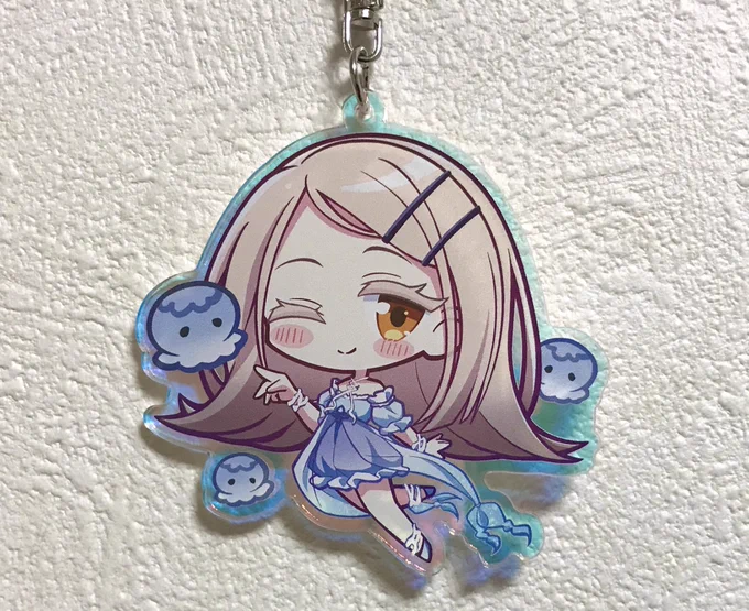 <アクリルキーホルダー> オーロラ仕様で綺麗な海で揺蕩うイメージです
