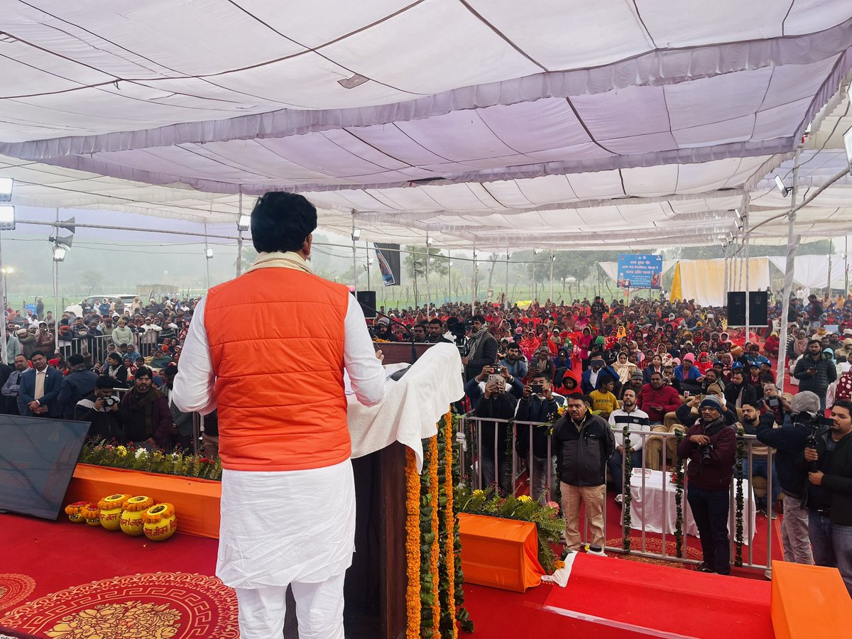 ravikishann's tweet image. आज गोरखपुर स्थित पूर्व माध्यमिक विद्यालय रावत पाठशाला में एक नई दिशा द्वारा निर्मित मुंशी प्रेमचंद सभागार का माननीय विधायक गोरखपुर ग्रामीण श्री विपिन सिंह जी के साथ उद्घाटन किया। 

यह सभागार शैक्षणिक एवं सांस्कृतिक गतिविधियों के लिए एक महत्वपूर्ण केंद्र बनेगा।