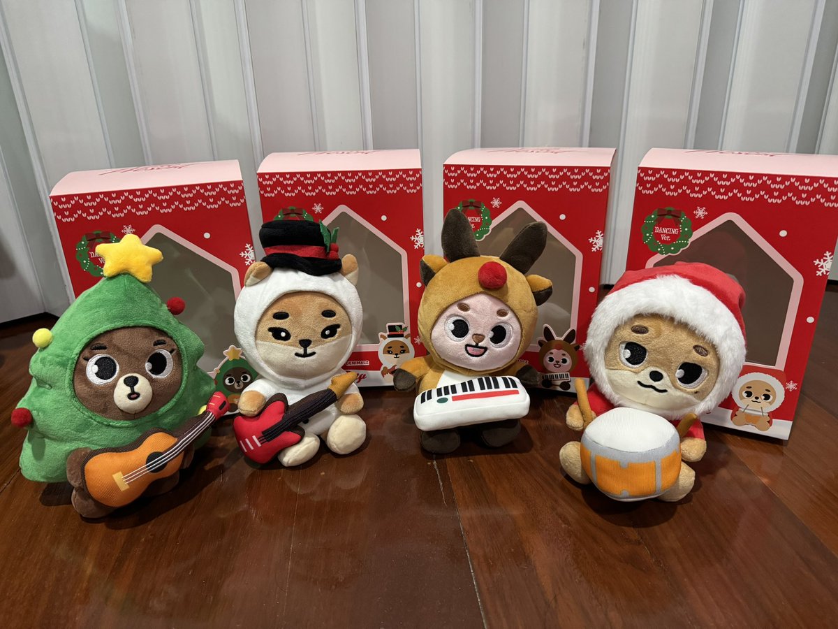 uniqueun1's tweet image. เมื่อวานกลับบ้านมาเจอของขวัญวัน Christmas ชิ้นใหญ่ 4 กล่องส่งมาถึงทัน 25 ธันวาพอดีเลย น่ารักที่สุด ขอบคุณ #허너review เจ้าเดิมที่ช่วยเป็นธุระหิ้วกลับจากเกาให้ค่า 😊🎄