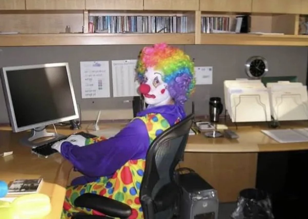 randomrecruiter's tweet image. How it feels logging into work the day after Christmas