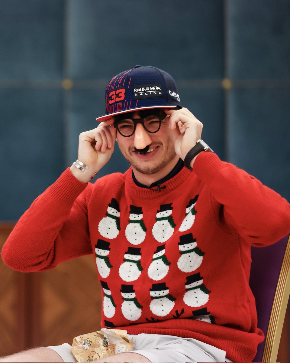 hearmearoar's tweet image. 