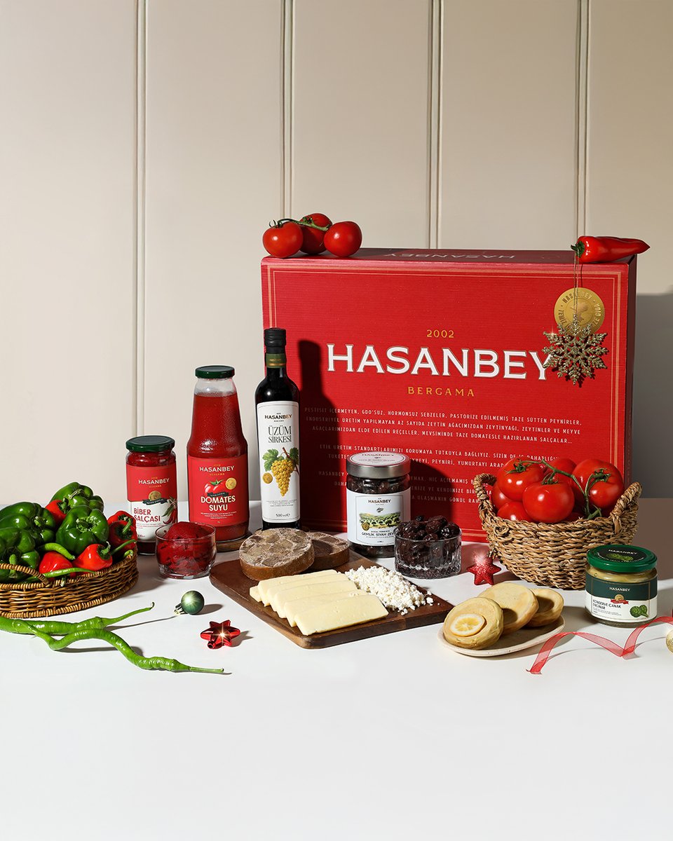 hasanbeycom's tweet photo. Yılbaşı sofralarına özel, en sevilen ve en taze lezzetlerimizle dolu dolu mutlu yıllar yılbaşı paketi hazırladık 🎁

Gerçek domatesin, peynirin, pastırmanın tadını, kokusunu özleyenler… https://t.co/kxWuEaHI25
