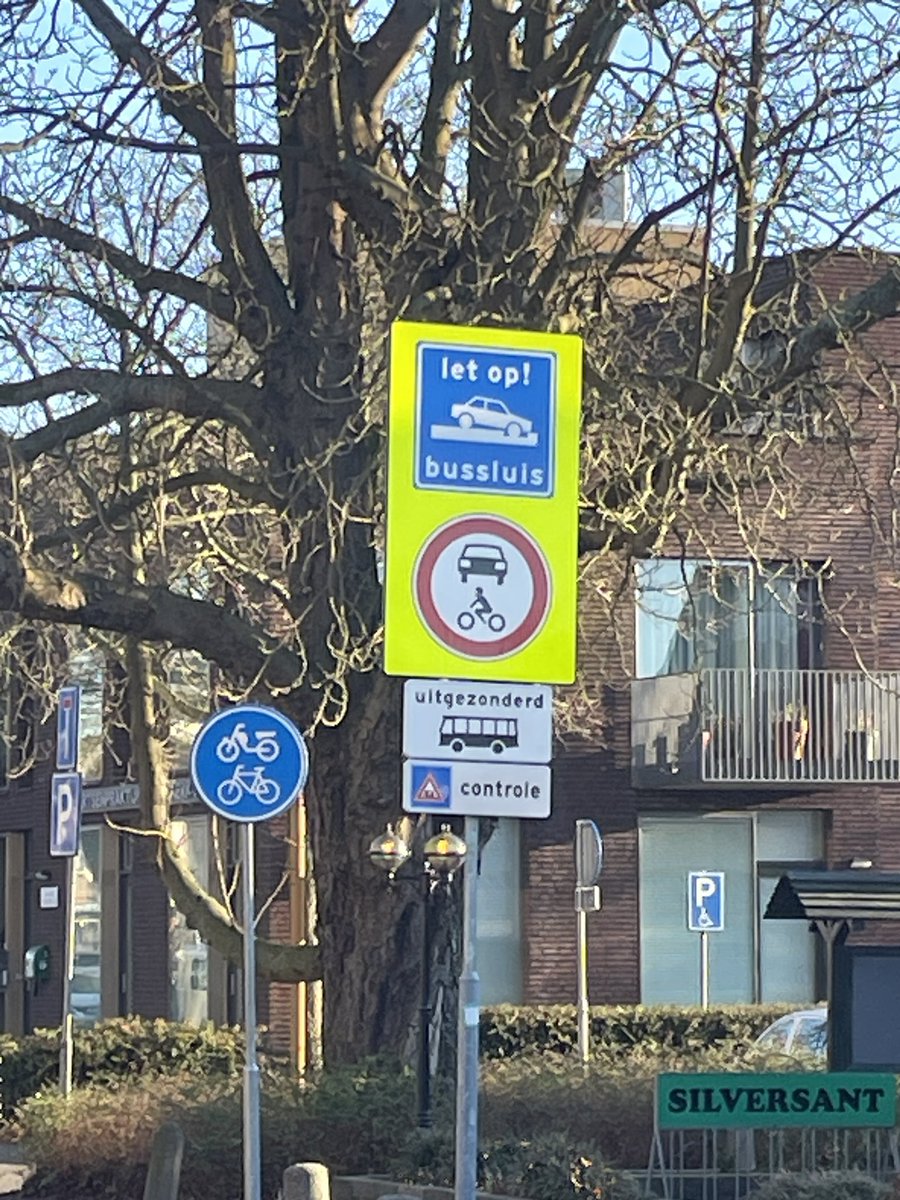 Bussluis in Bovenkerk, Amstelveen ook verboden voor motors 🏍️? 
Dan moet je een ander soort drempel bedenken.