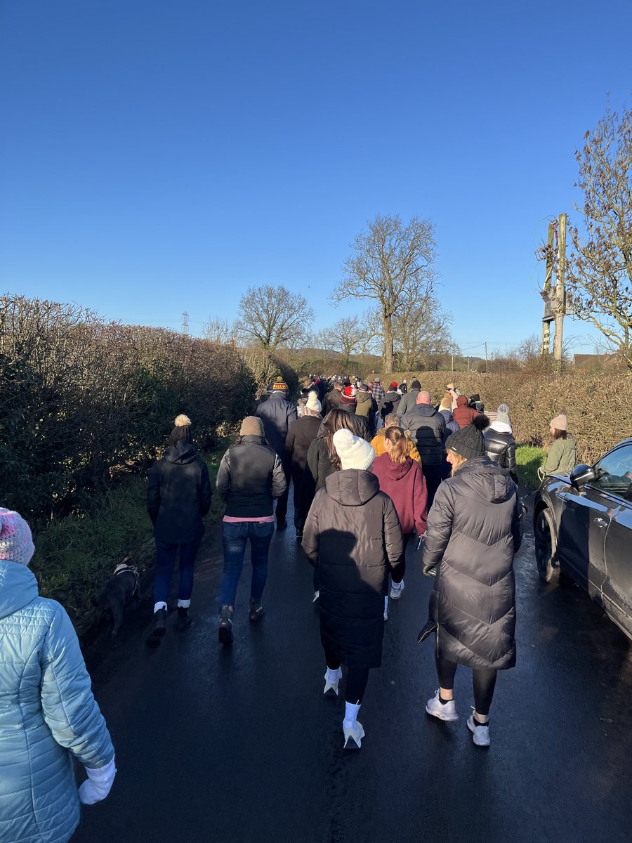 nutdm's tweet photo. Boxing Day walk https://t.co/HtzPCUhM21