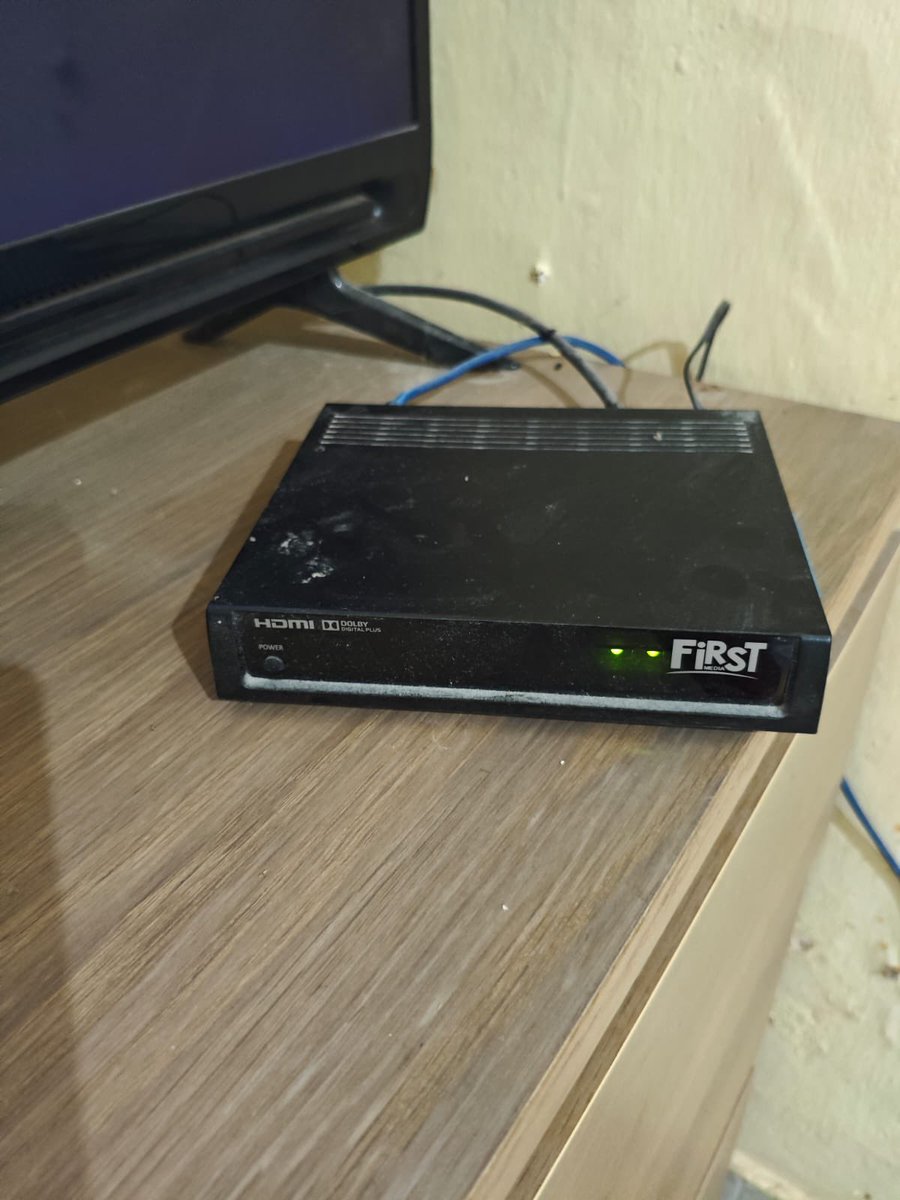 Endl3sWay's tweet photo. @FirstMediaCares 
Hi kak tolong bantu tv bermasalah
Id pelanggan : 11519368 https://t.co/9owTne2RMs