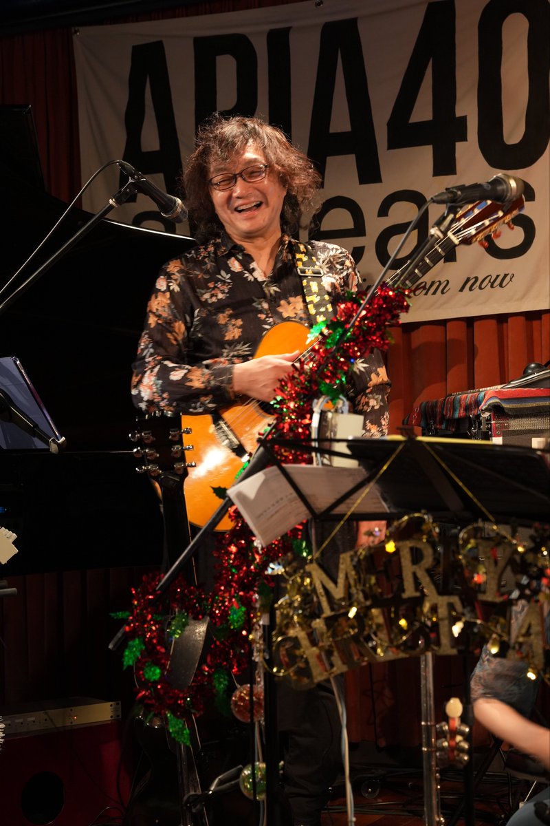 aran_kikushi's tweet photo. KURUMIKI × dizz and Friends Christmas Night 振り返り その②

dizz楽曲「ホットミルク」
池田さんオリジナル曲「Crying Morning」

初めてdizzの生演奏を浴びました。
情感豊かなメロディーでそれはもう、格好良かった！
演奏後MCパートでの笑顔も素敵でした。

#KURUMIKI
#dizz https://t.co/8yrjYtYsDy