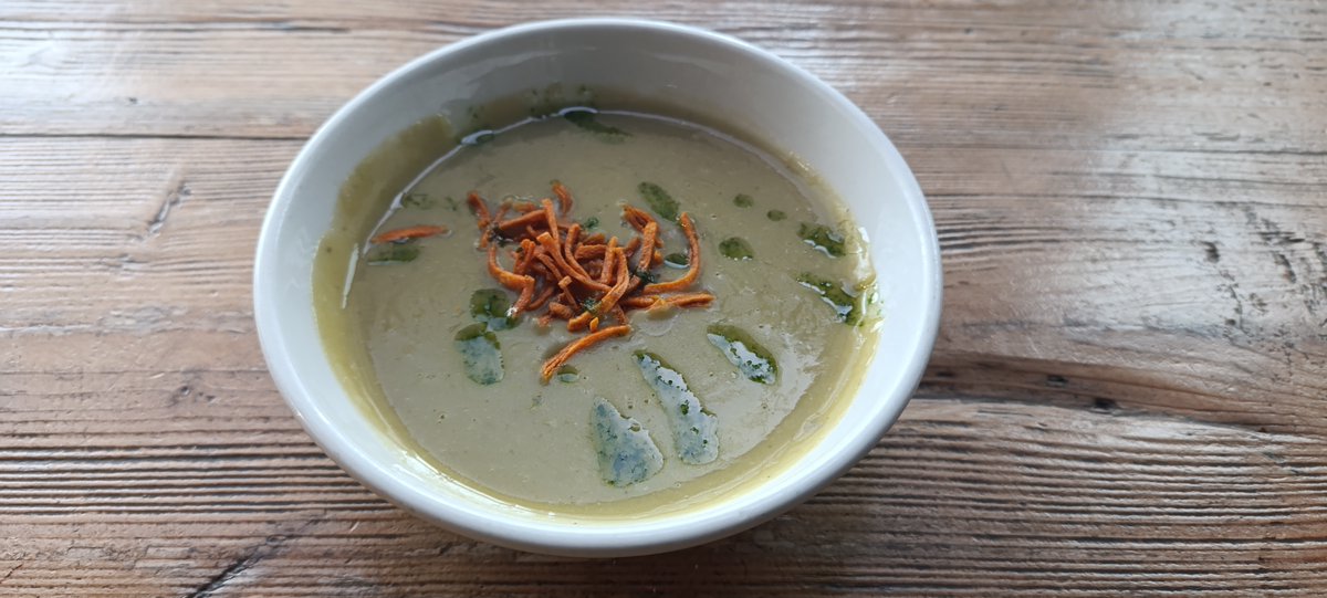 Olvídate de platos con alimentos procesados y ven a probar nuestro menú del día a nuestro restaurante Ecobar con platos creativos, sabrosos y saludables.
Reserva tu mesa. 👉f.mtr.cool/wcpmagjyku

#YoElijoBIO
#espacioorgánico
#restauranteecologico
#Alcobendas