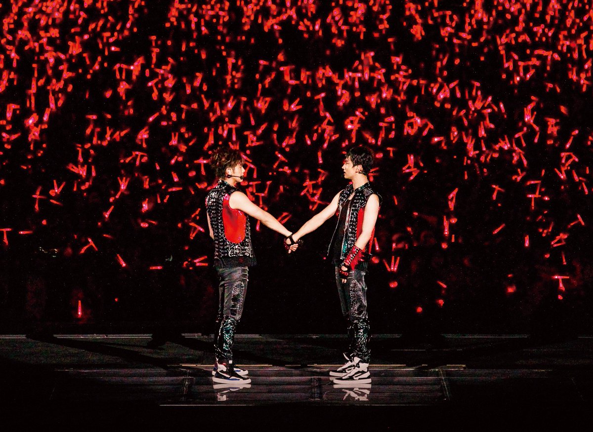 ◤
 「東方神起 20th Anniversary Film『IDENTITY』」
 　　　　　　　　　　　　　　　　　　　　　◢
新年あけましておめでとうございます！
 
東方神起の”IDENTITY”、それは進み続けること。
 
今年も進み続けましょう！
 
映画は2月20日公開！
詳細は公式サイトを✅
wowow.co.jp/film/tohoshink…