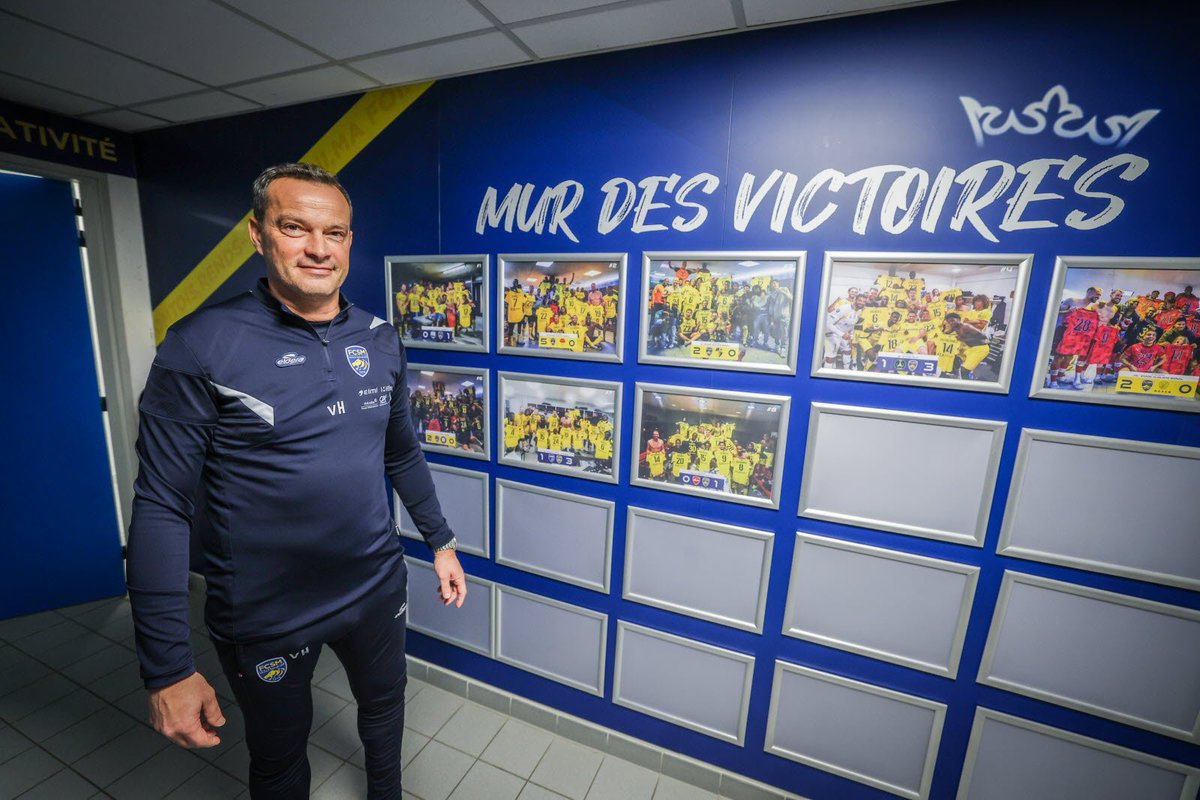 nationalfoot_'s tweet image. 🟡🔵  L'entraineur sochalien Vincent Hognon s'est exprimé sur le mercato notamment sur l'aspect offensif !

« Oui, il n’y a pas d’autres envies particulières, sauf opportunité, mais sans déstabiliser le groupe, parce que je suis satisfait de ce que j’ai et je le dis depuis le…