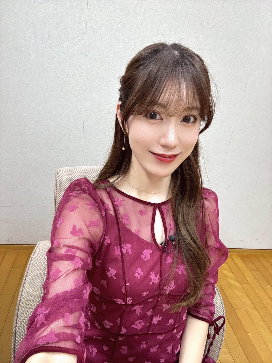 nami_vn's tweet photo. 岩手めんこいテレビ
『はあちゃん、すまない』
〜"野村胡堂・あらえびすの妻"ハナの生き方〜に出演します❣️
12/29(月)ごご2時〜放送
岩手県出身の作家・野村胡堂とその妻、ハナの物語を大友啓史監督と深掘りトーク、楽しい時間でした〜！🌼
是非ご覧ください☺️

#めんこいテレビ　#大友啓史監督 #岩手 https://t.co/bpoaB0KRM0