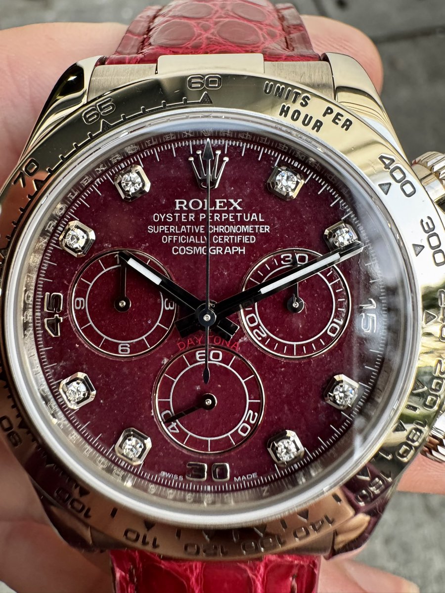 watchmysuiit's tweet image. Dayto 116519 / Rubellite dial

On en fait plus des comme ça, pitié c’est magnifique