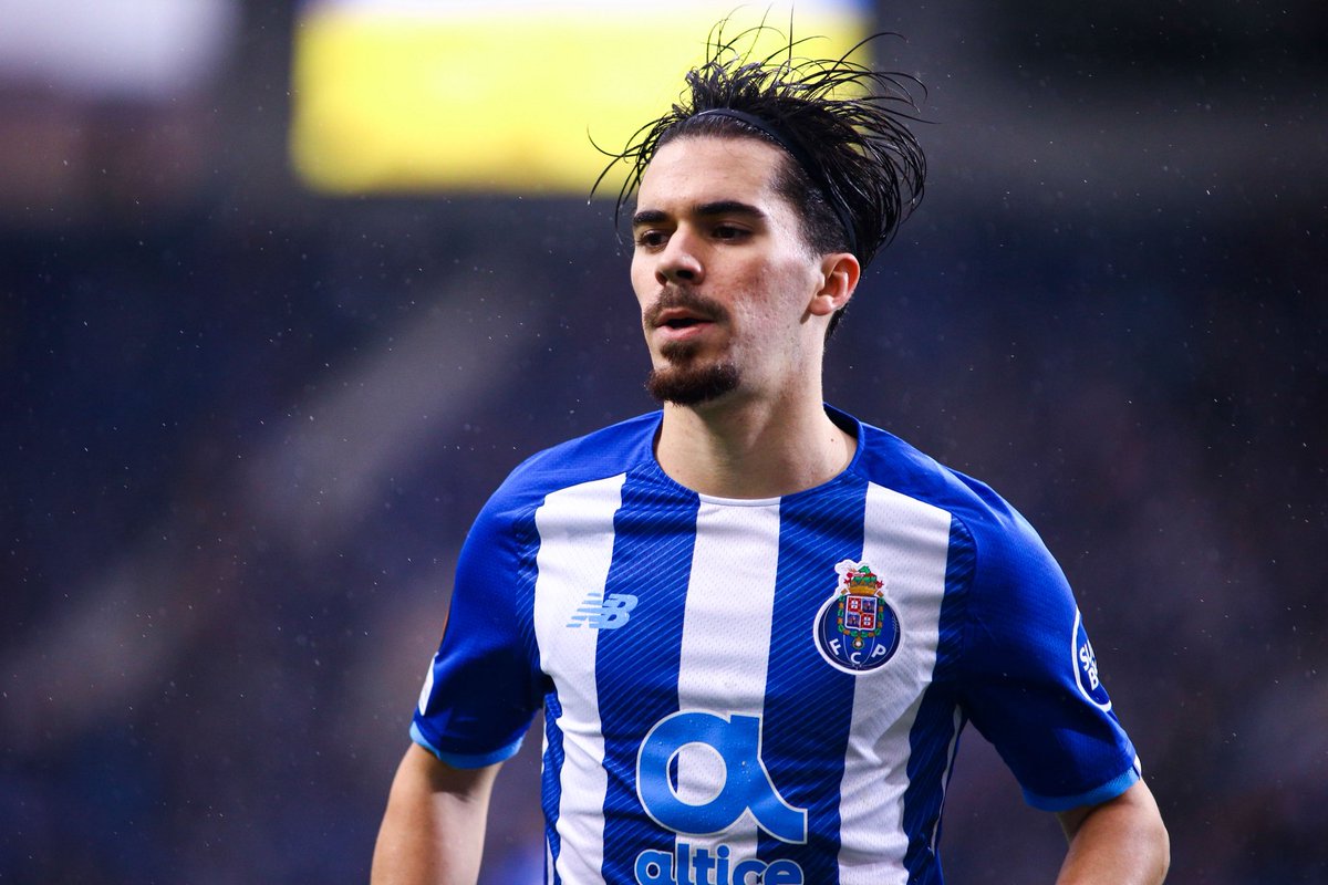 ActuFoot_'s tweet image. 🚨 𝗩𝗜𝗧𝗜𝗡𝗛𝗔 🇵🇹 𝗡𝗘 𝗙𝗘𝗥𝗠𝗘 𝗣𝗔𝗦 𝗟𝗔 𝗣𝗢𝗥𝗧𝗘 𝗔̀ 𝗨𝗡 𝗥𝗘𝗧𝗢𝗨𝗥 𝗔𝗨 𝗙𝗖 𝗣𝗢𝗥𝗧𝗢 ! 🔙💙🤍

« 𝗝’𝗮𝗶𝗺𝗲𝗿𝗮𝗶𝘀 𝘃𝗿𝗮𝗶𝗺𝗲𝗻𝘁 𝗿𝗲𝗷𝗼𝘂𝗲𝗿 𝗮𝘃𝗲𝗰 𝗰𝗲 𝗺𝗮𝗶𝗹𝗹𝗼𝘁 𝗰𝗮𝗿 𝗷𝗲 𝗺𝗲 𝘀𝗲𝗻𝘀 𝗰𝗼𝗺𝗺𝗲 𝗰𝗵𝗲𝘇 𝗺𝗼𝗶 𝗮𝘂 𝘀𝘁𝗮𝗱𝗲 𝗱𝘂…