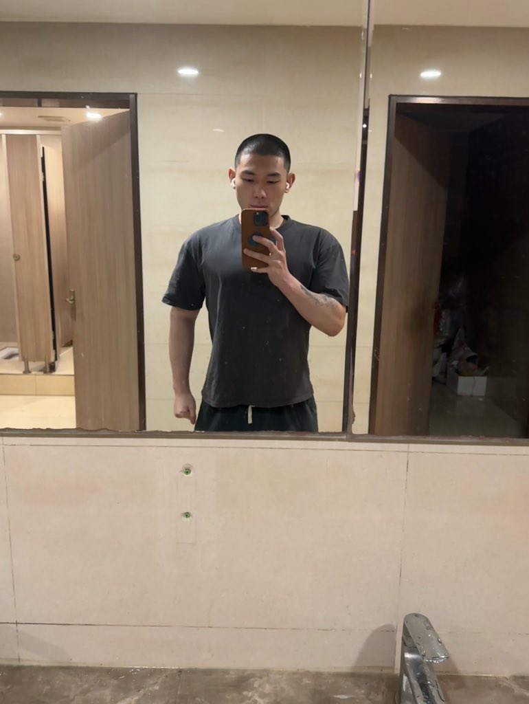 未知名大学生 tweet media