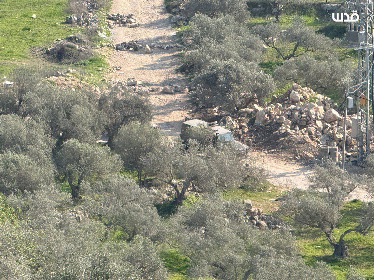 ahmedshameya995's tweet image. Israeli forces fired teargas at Palestinian villagers who tried to access their lands this afternoon near the town of Beit Lid, east of Tulkarm. Their lands are facing a threat of confiscation by the authorities.