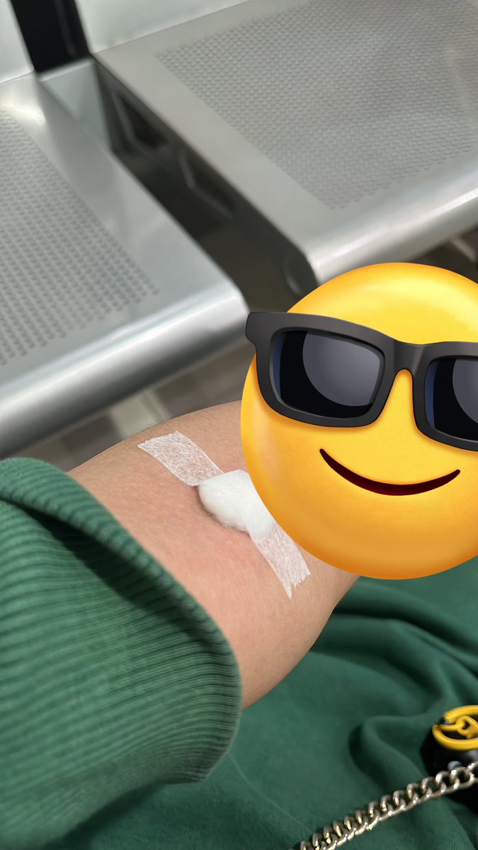 Sups DHF 😭
Widal aman karna negatif semua, trombosit yg udh mepet nilai normal awokwok, tapi gw ngerasa trombosit gw tuh under 200 trsh wkwk.
dr Ayesha say “Besok check lab, gk ada alesan kmu dtg Senin, saya gk mau trombosit kmu tbtb drop jadi kita pantau”