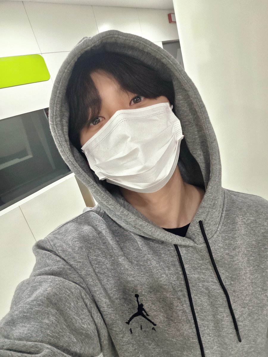 [📺]

잠시 후 9시!
MBC FM4U <#김이나의별이빛나는밤에>에
후이가 출연합니다 🥰

#후이 #HUI
#노래에기대는밤