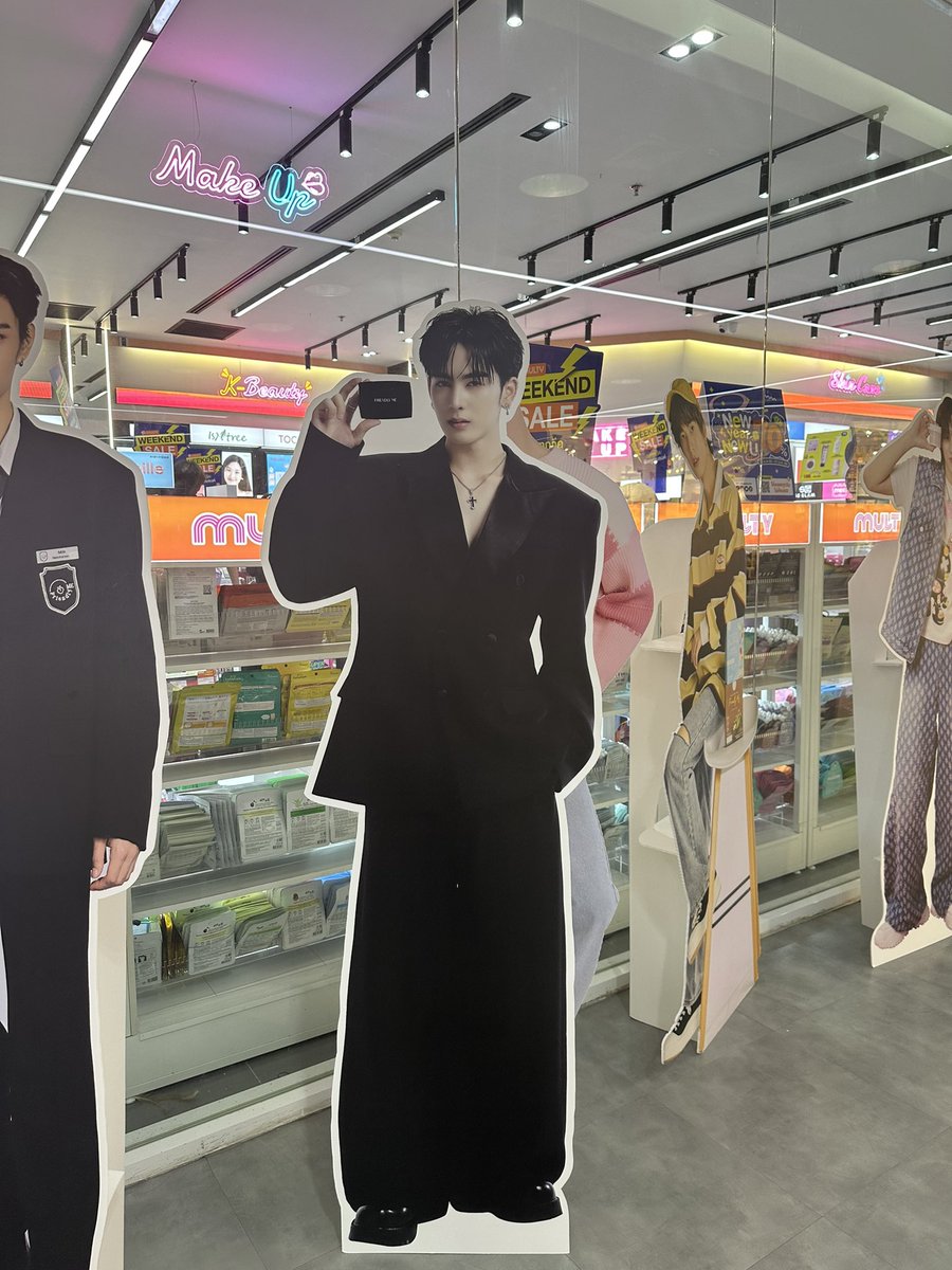 bellxx49's tweet image. กรี้ดดดดๆๆวันนี้เราก็เจอแซนต้า 
#Santapp