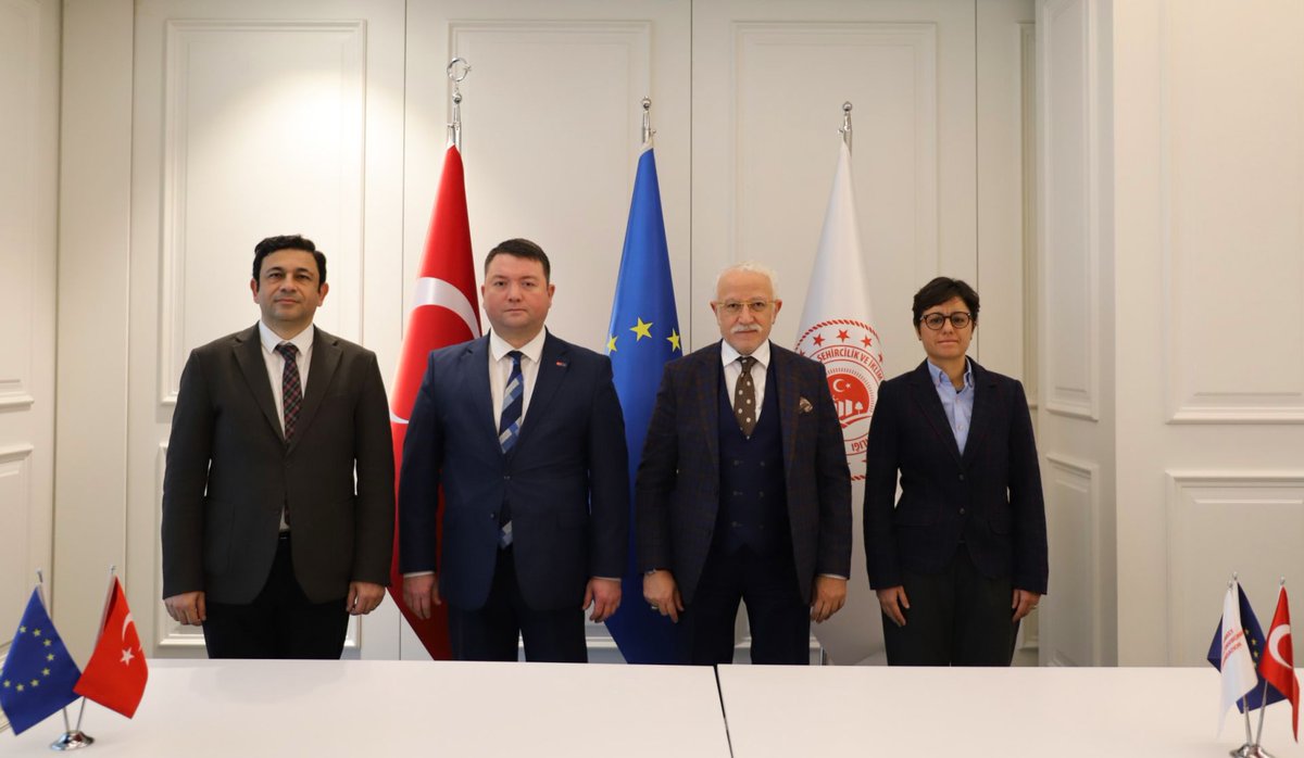 NEUniversitesi's tweet photo. #NEÜnünEseri 💯

Avrupa Birliği Katılım Öncesi Yardım Aracı (IPA III) kapsamında yürütülen Avrupa Birliği–Türkiye İklim Değişikliği Hibe Programı çerçevesinde desteklenen Ereğli İklim Değişikliğine Dayanıklı Akıllı Sulama Merkezi Projesinin 739 bin Euro değerindeki destek sözleşmesi, Rektörümüz Prof. Dr. @CemZorlu'nun katılımıyla Çevre, Şehircilik ve İklim Değişikliği Bakanlığı’nda düzenlenen törenle imzalandı.

➡️ https://t.co/P2N4L3hQmg