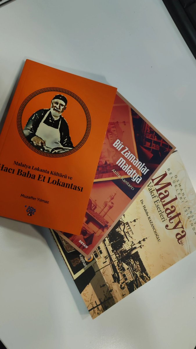 Kıymetli büyüğüm Atilla Kantarcı ağabeyin Bir Zamanlar Malatya kitabı elime ulaştı. Anılarıyla bizi geçmişin Malatya’sına götüren bu güzel eser için kendisine gönülden teşekkür ediyorum.
<a href="/akantarci1/">atilla kantarcı</a>