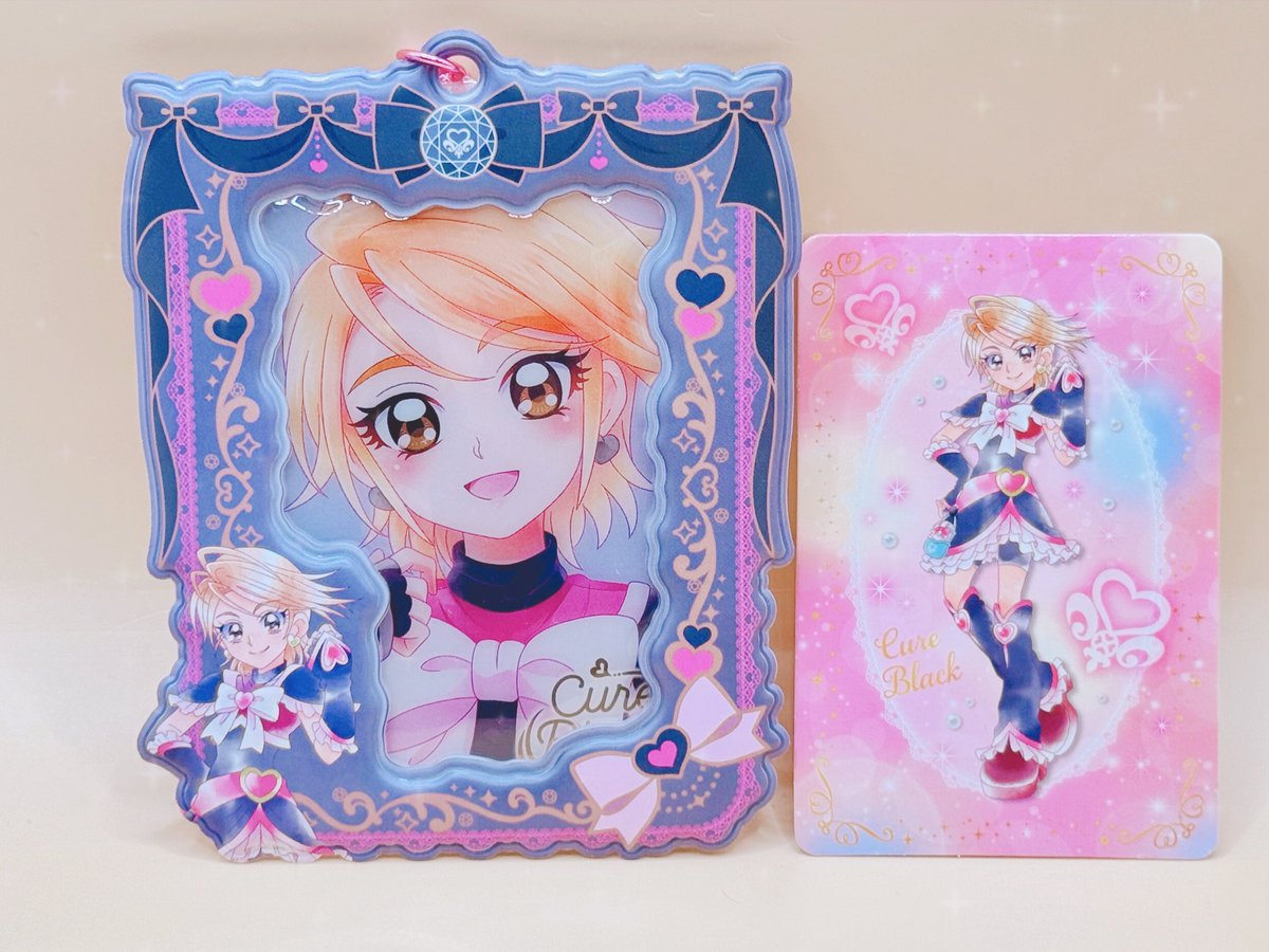 プリキュアの新しい食玩！
カードホルダー✨

1箱では揃わないものの私の場合
順々に出てくれたので
コンプ勢には優しいかもしれない

気になるのはやっぱりサイズ感で
ウエハースのカードがいい感じに入りました✨
後続のシリーズ作品も出てくれたらいいなぁ…