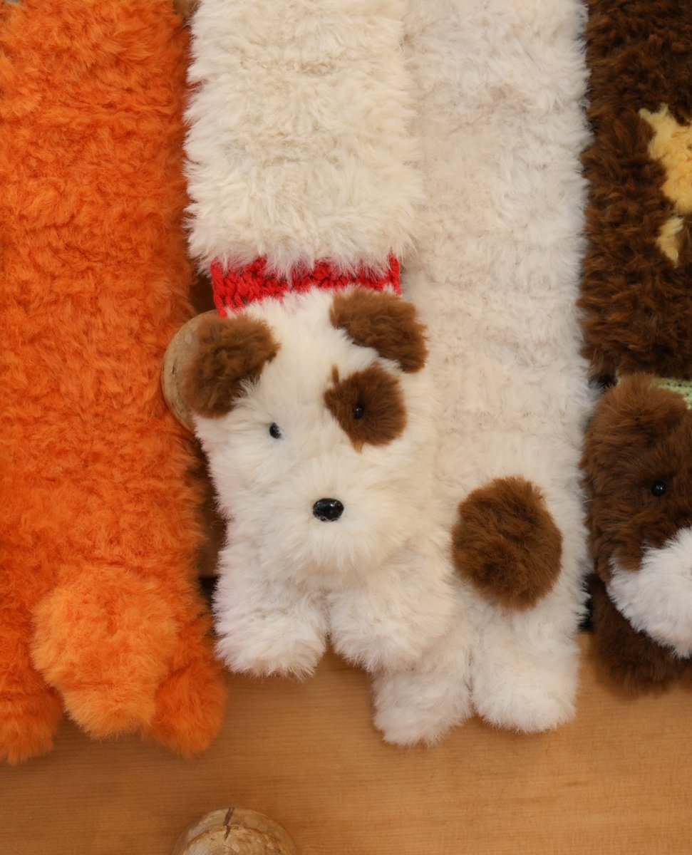 너무 귀여운 목도리야🐶
보송보송폭닥폭닥할 것 같애,,