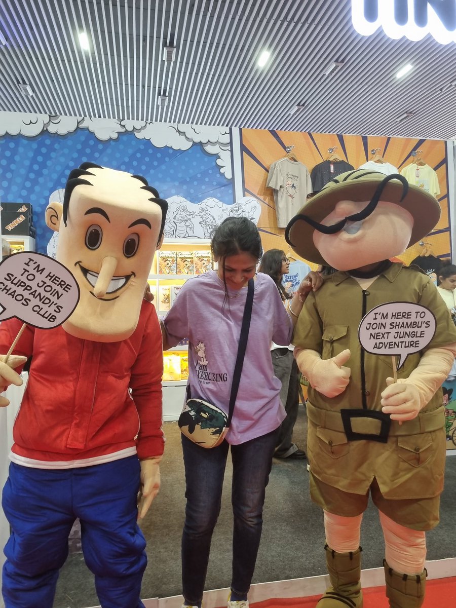 While daughter moved around  as desi Miku at #ComicCon I was happy reliving my childhood memories!