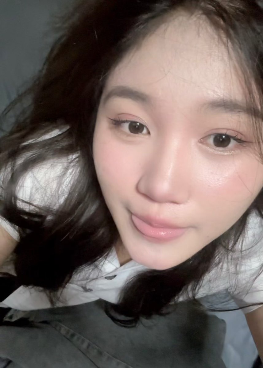 ก้อดซิล่า tweet media