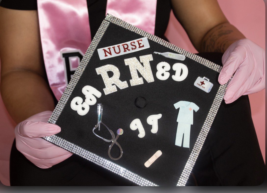 Ree4DaWin's tweet image. Grace carried me through 2025… purpose takes me into 2026. #registerednurse #grad #eaRNednotgiven