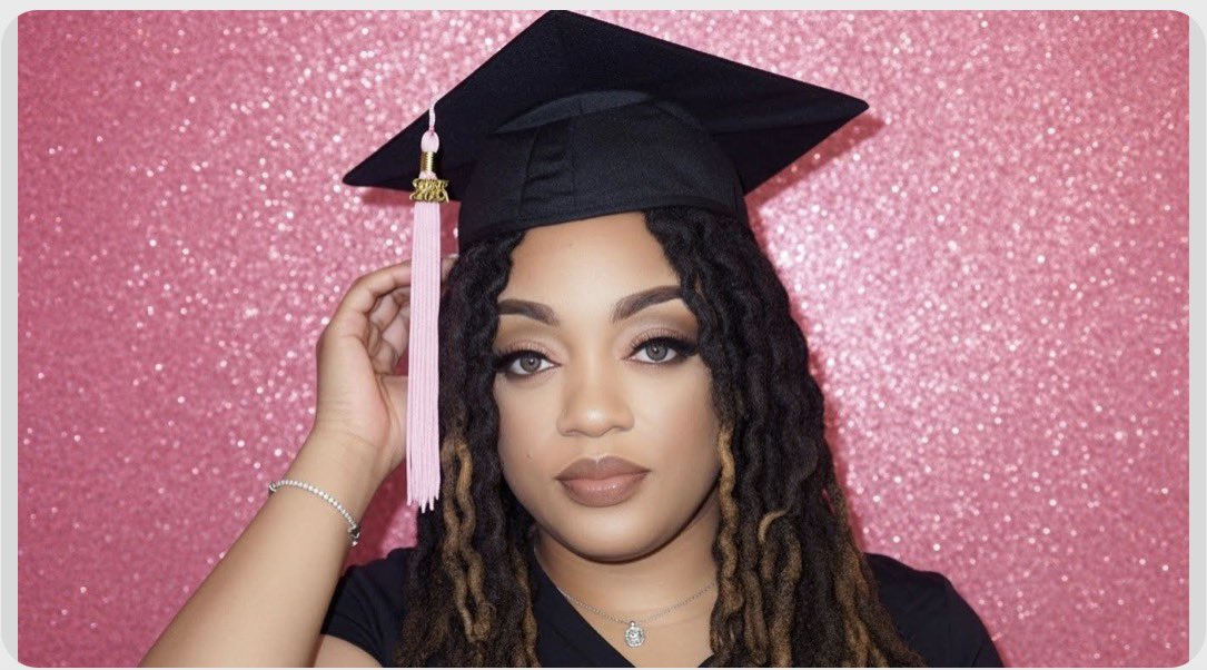 Ree4DaWin's tweet image. Grace carried me through 2025… purpose takes me into 2026. #registerednurse #grad #eaRNednotgiven