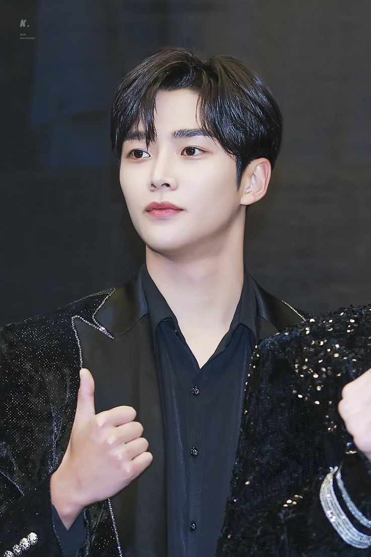 "Jujur agak kaget saat mengetahui sahabat saya yang sudah seperti saudara sendiri Faris  memberikan kabar bahagia ini. Saya yakin dia bisa bertanggung jawab dan menjadi pria yang bijaksana terhadap istrinya dan keluarga kecilnya nanti." Ucapnya dengan senyum di bibirnya.