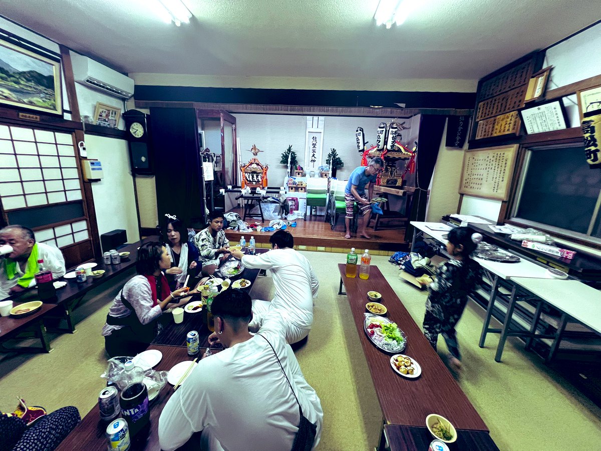 来年、3/21にウチの近くの神社併設の渋い公民館でGOFISHのライブやります。なんとなくふわーっと覚えておいてもらえればと。
詳しくは後日。