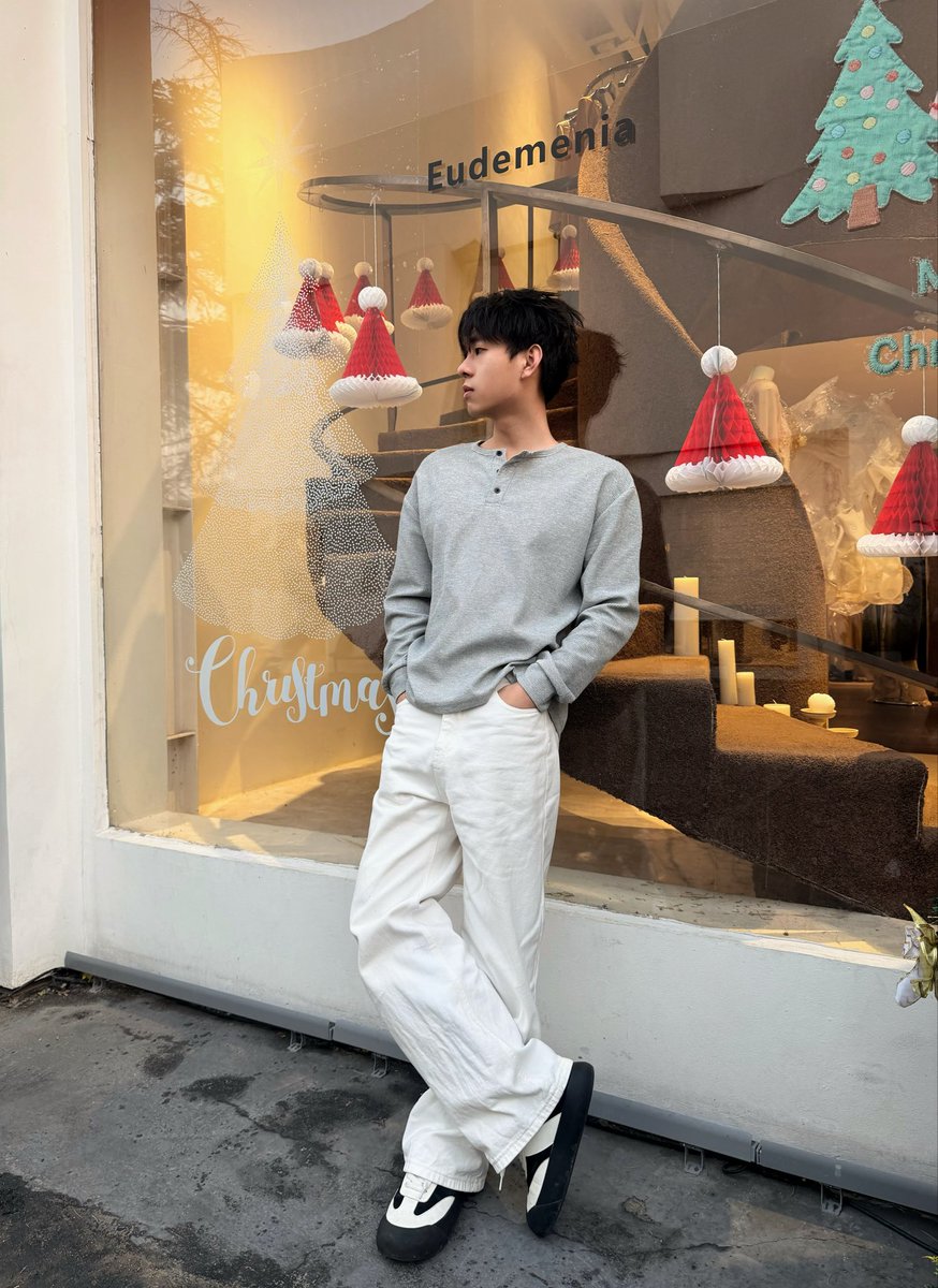 guojia0102's tweet photo. 🎄 https://t.co/k58QRUaOws