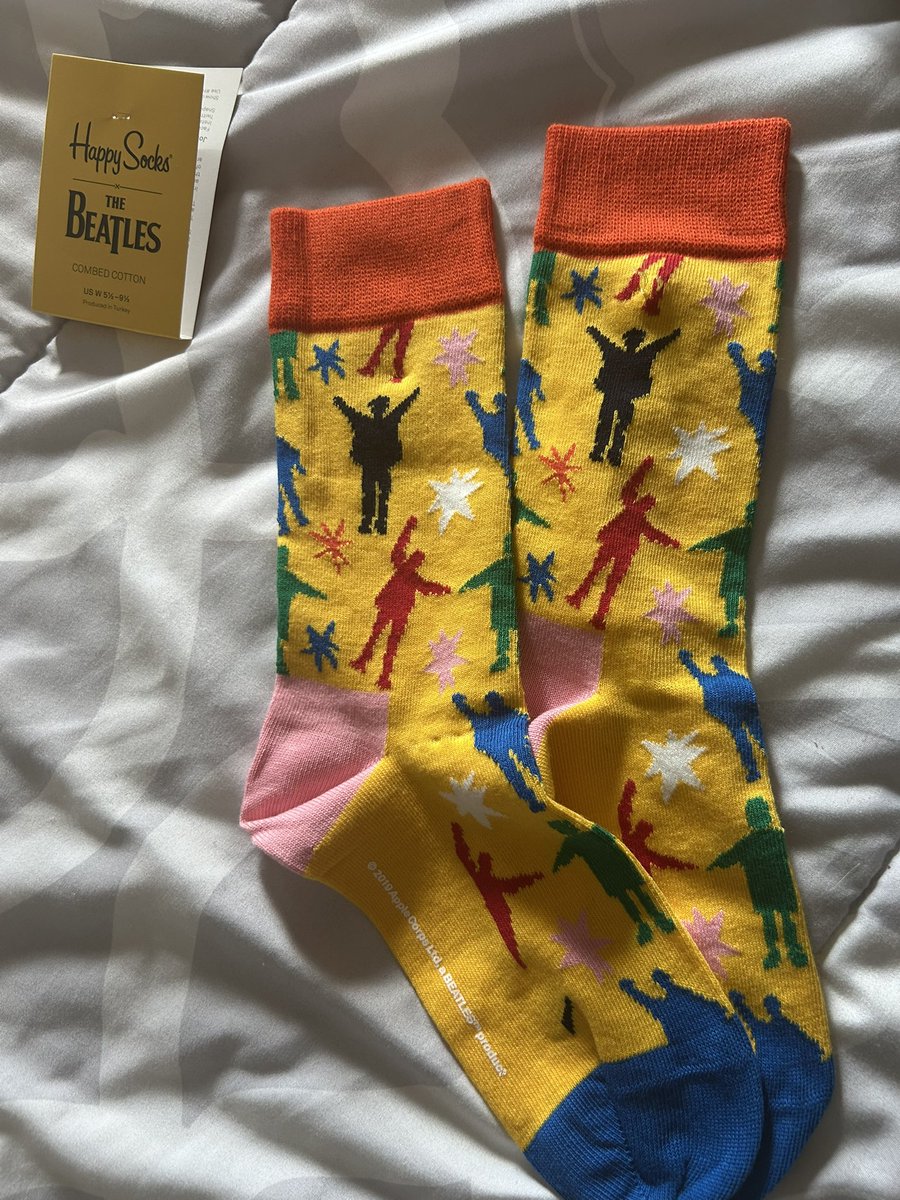 KathrynM101's tweet image. My daughters know me well. #StockingStuffer @HappySocks_com @thebeatles #TheBeatles