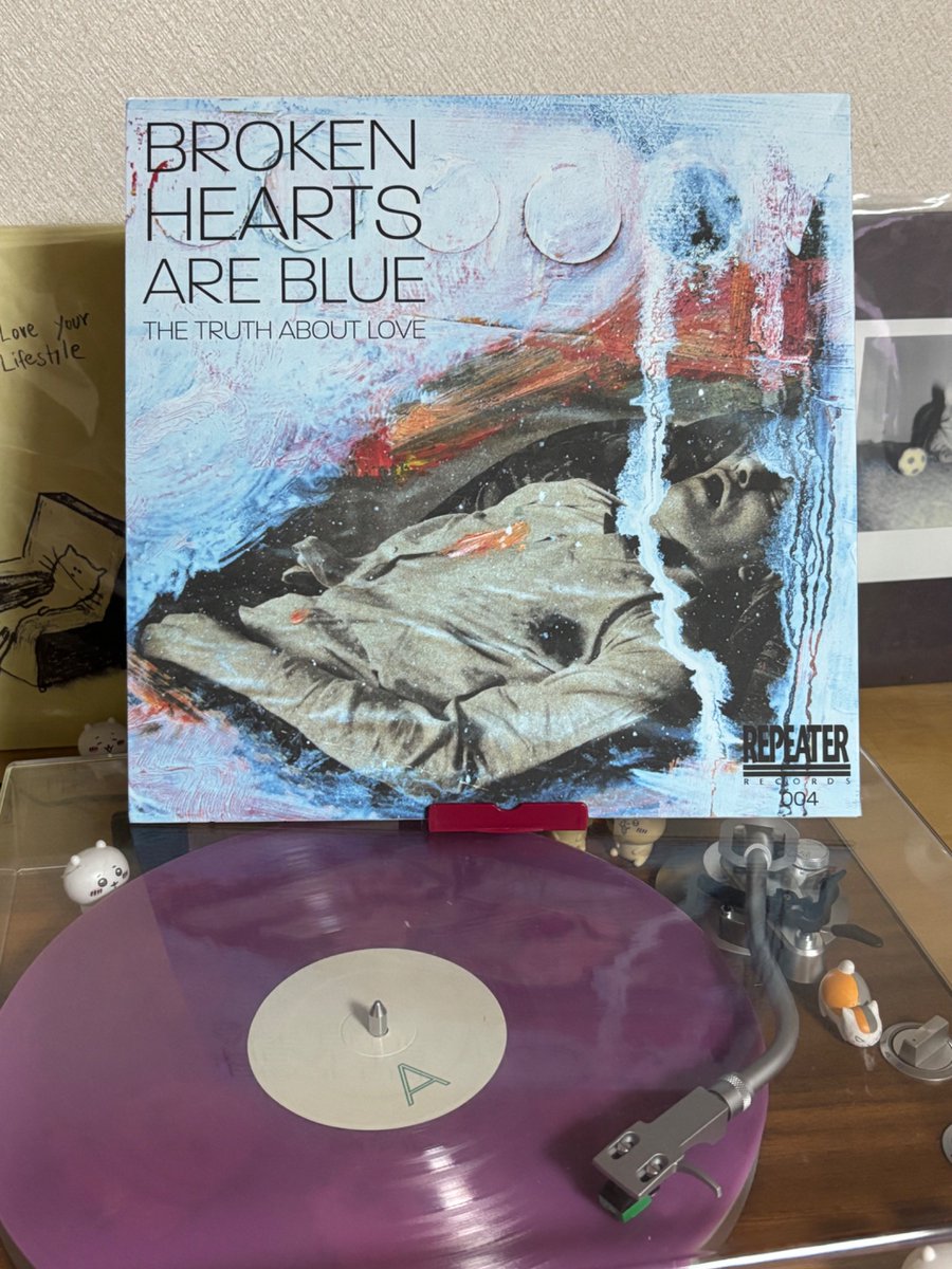 EmoAftermath's tweet image. エモ好きな方達に密かに支持され続けるBroken Hearts Are Blueの名作アルバム再発盤になります
じわじわとゆったり染み込んでくる楽曲は渋みのある大人の味わい何度も聴くことで浸透していくでしょう
brokenheartsareblue.bandcamp.com/album/the-trut…