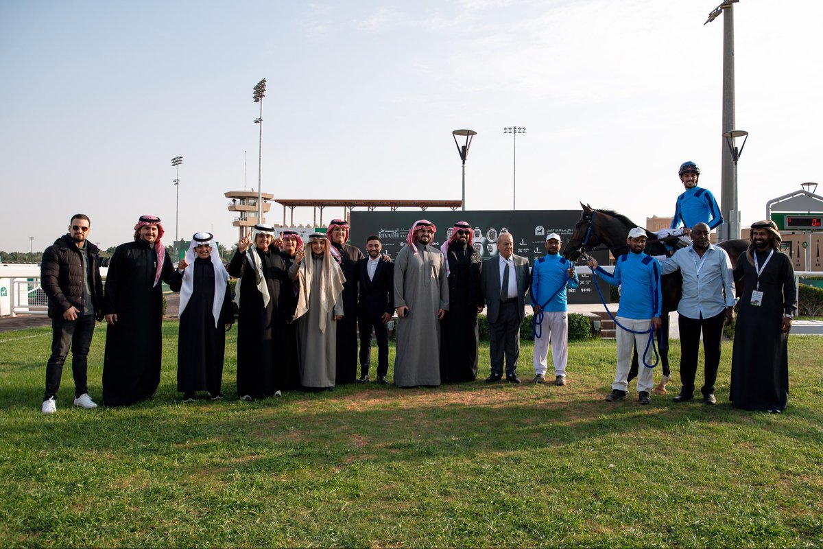 الإسطبل السماوي tweet media