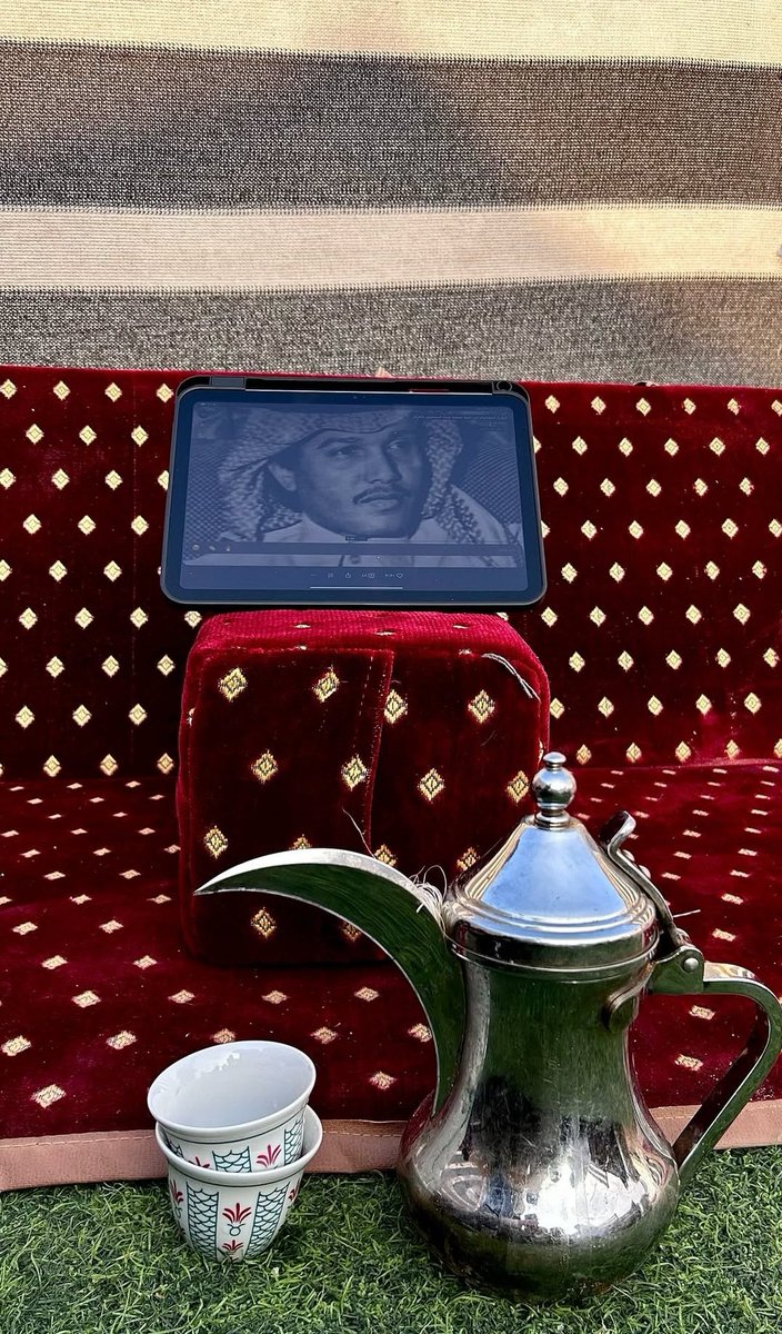 `

ٓ    
تحت تأثير الأجواء الحلوة 
      وكوب قهوهہ♥️