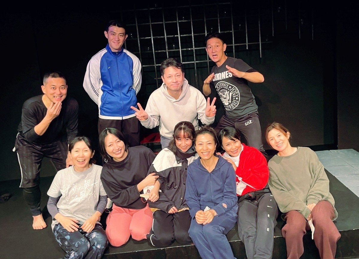 本日の公演、寒い中お越し下さった皆様に感謝です🥲さて、残すところ3公演！なのですが完売札止めが続き、明日18:00の公演だけお席がございます！どうぞお早めにご予約ください🙏

第20回公演『笑わせません、勝つまでは』
ご予約👇🎟️
reserve.tolpa.jp/reserve/7775451