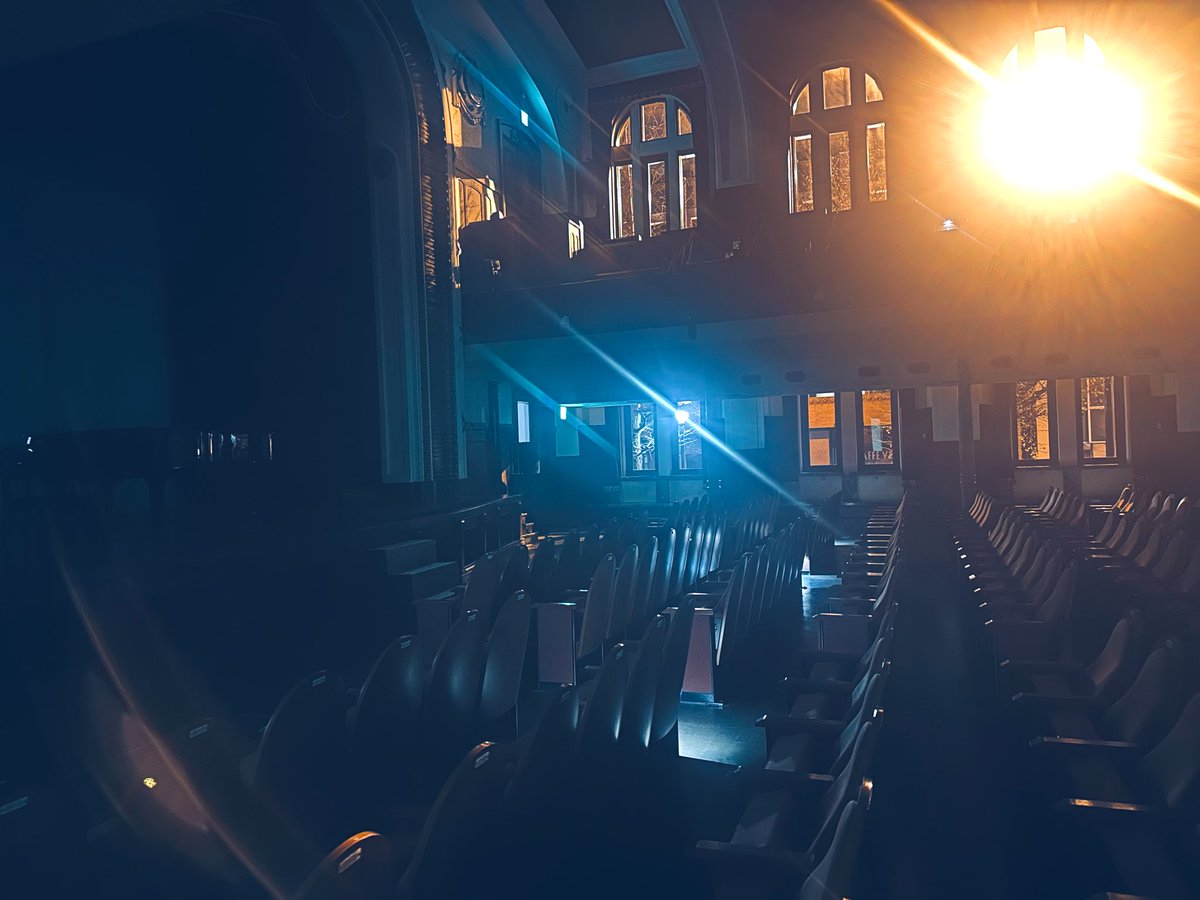 横浜市開港記念会館
にて
「密劇/mitsugeki」
終了しました。
とても良いクリスマスとなりました。

晩秋から冬にかけての今回の実験。とても刺激になった。思うところもあるのでまだまだ追求したいものデス。

お付き合いくださいました方々、ありがとうございました。

（・密劇・）/ﾏﾀﾈ