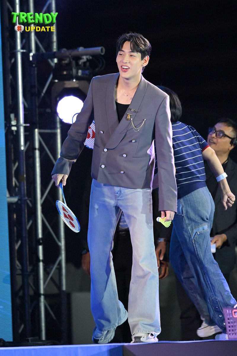 TrendyUpdate_th's tweet photo. “แบมแบม” ช่วงเล่นกิจกรรมกับแฟนๆในงาน “Haier Fans Festival, PLAY WITH THE NUMBER ONES” 🤍💚
HAIER BAMBAM FANS FESTIVAL 2025
#HaierxBamBam #HaierFansFestivalxBamBam
#HaierxBamBamFansFestival
#Haier #HaierThailand
#BamBam #뱀뱀
#Trendyupdate https://t.co/uQWAdX0rPd